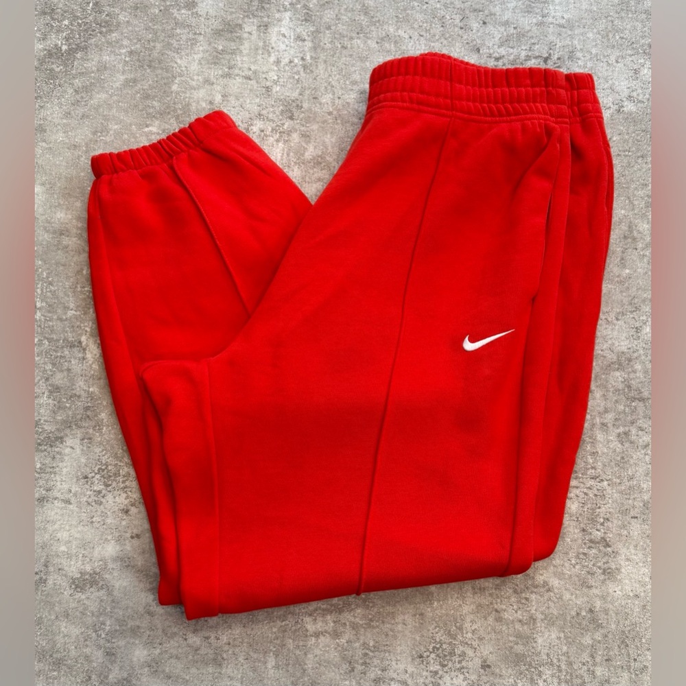 Nike Women's Red Sweatpants - Picture 2 of 7